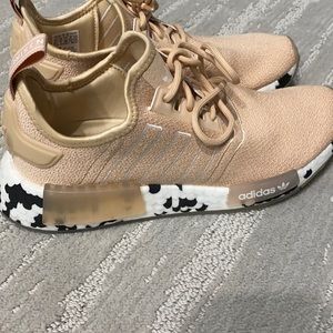 Adidas women’s tennis shoes